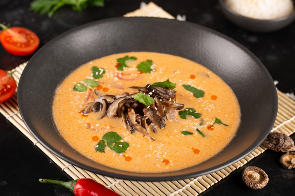 Заказать Суп Том-Ям с курицей c доставкой в Симферополе | MyChef